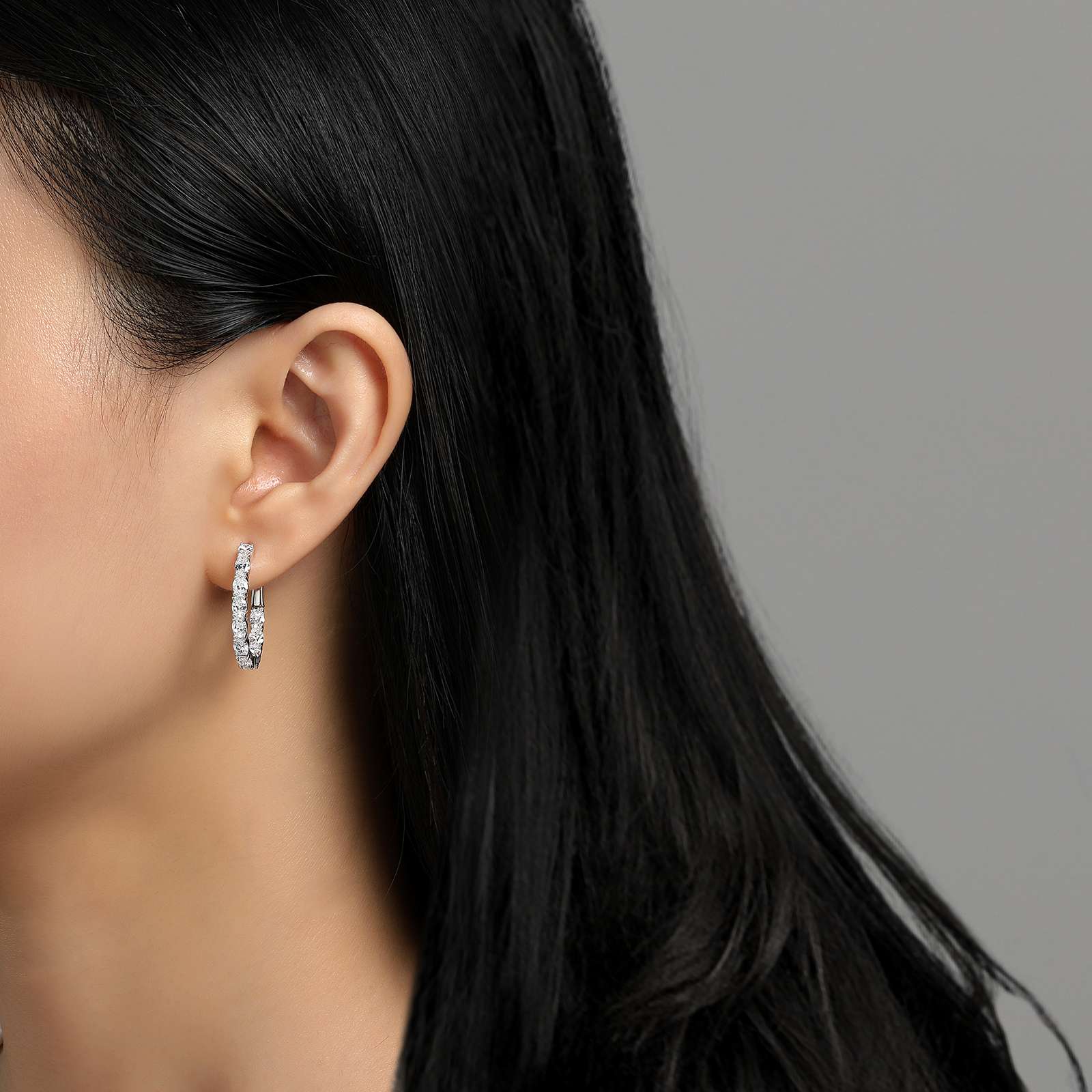 20Mm X 25Mm Oval Hoop Earrings